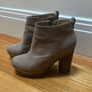 zara flat chelsea boots